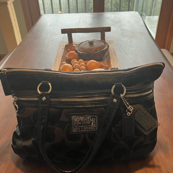 Coach Handbags - Coach Black poppy signature Shoulder Bag in beautiful used condition!